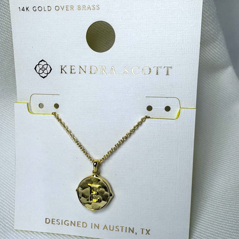 Kendra Scott Initial “E” Necklace Reversible Medallion 14K Gold Plated NWT - Picture 2 of 5